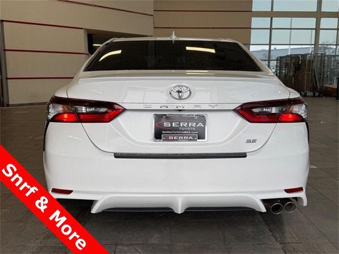 Used 2021 Toyota Camry SE image 4