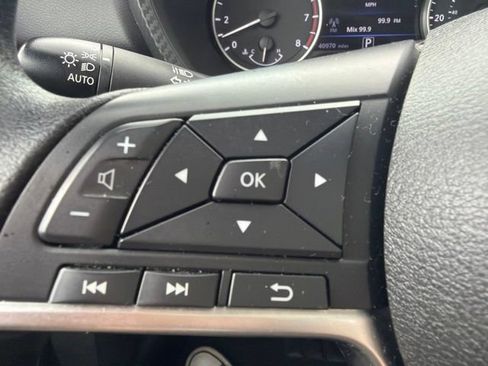 Used 2025 Nissan Sentra SV FWD image 29