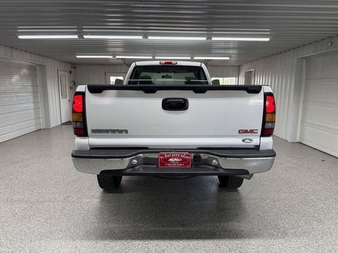 Used 2005 GMC Sierra 2500 W/T AWD/4WD image 5
