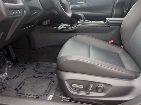 Certified 2025 Toyota Prius Plug-In Hybrid image 13