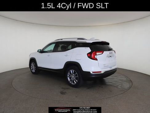 Used 2023 GMC Terrain SLT image 11