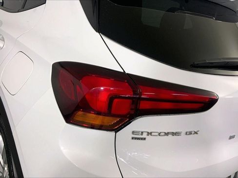 Used 2025 Buick Encore GX Preferred AWD/4WD image 29