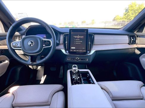 Used 2026 Volvo XC90 B6 Ultra w/ Protection Package Premier AWD/4WD image 18