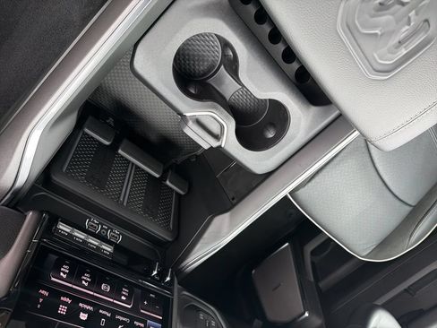 New 2026 RAM 2500 Laramie AWD/4WD image 12