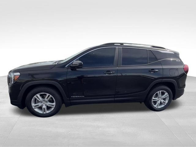 Certified 2022 GMC Terrain SLE w/ Driver Convenience Package FWD image 3