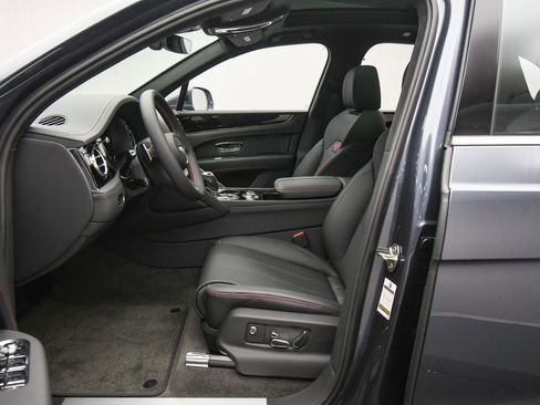 New 2025 Bentley Bentayga image 19