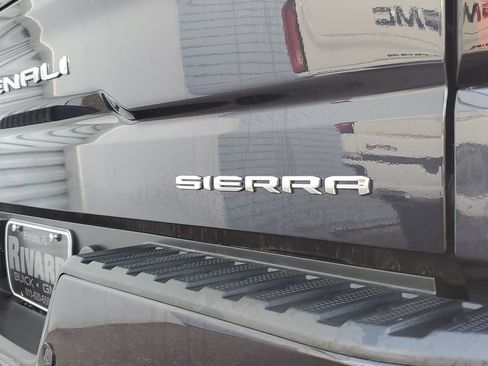 Used 2023 GMC Sierra 1500 Denali w/ Denali Reserve Package AWD/4WD image 7