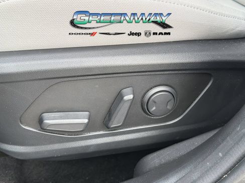 Used 2025 Hyundai Tucson SEL FWD image 16