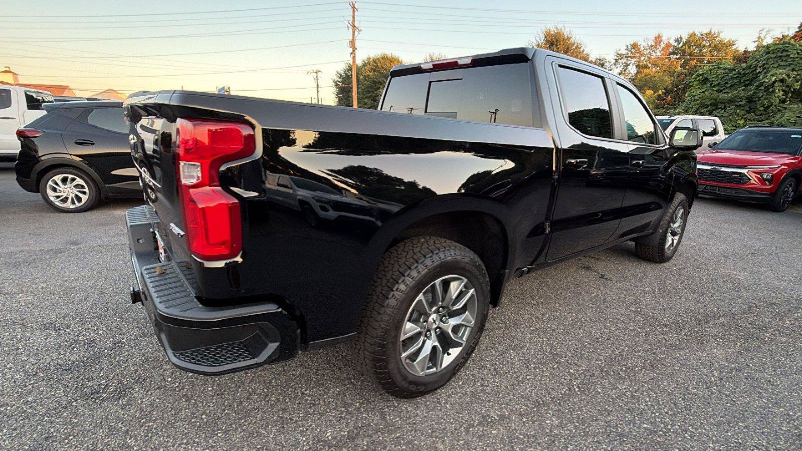 New 2026 Chevrolet Silverado 1500 RST w/ RST All Star Premium Package AWD/4WD image 8