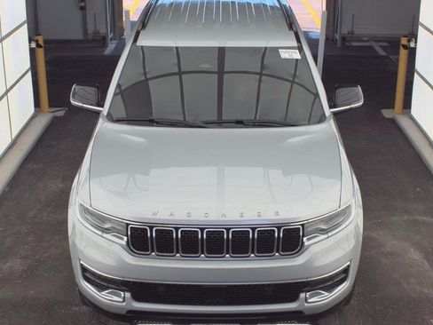 Used 2023 Jeep Wagoneer 4WD image 3