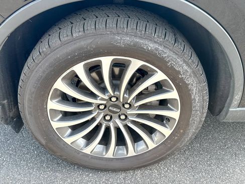 Used 2023 Lincoln Aviator Reserve w/ Equipment Group 201A image 10