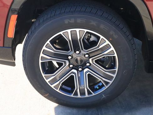 New 2025 Jeep Wagoneer Base w/ Premium Group I image 20