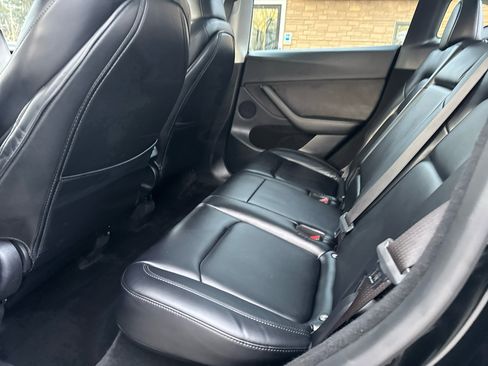 Used 2024 Tesla Model Y Long Range image 37