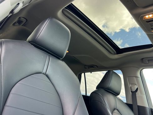 Used 2024 Toyota Highlander XLE image 20