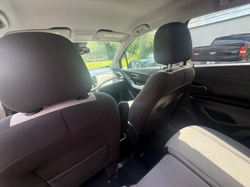 Used 2020 Chevrolet Trax LS w/ Tint and Cruise Package FWD image 14