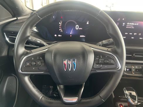 Used 2025 Buick Envista Sport Touring image 40