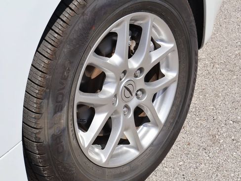 Used 2023 Chrysler Voyager LX FWD image 38