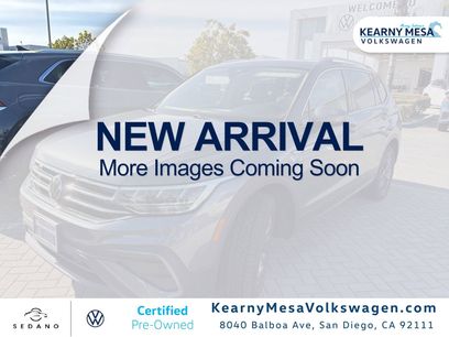 Used 2023 Volkswagen Tiguan SE w/ Panoramic Sunroof Package