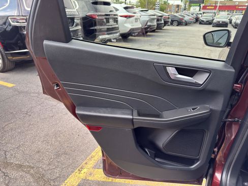Used 2021 Ford Escape SE w/ Cold Weather Package FWD image 29