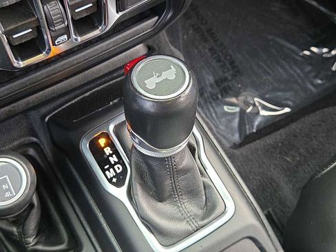 Used 2021 Jeep Wrangler Unlimited Sahara image 34