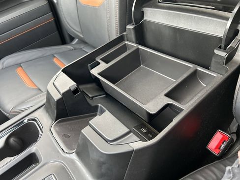 Used 2025 GMC Sierra 2500 AT4 image 36