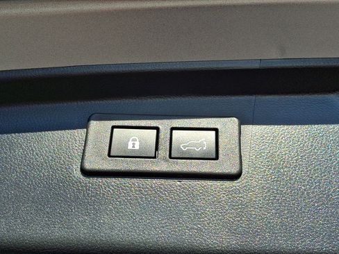 Certified 2025 Subaru Outback Premium w/ Popular Package #1A AWD/4WD image 31