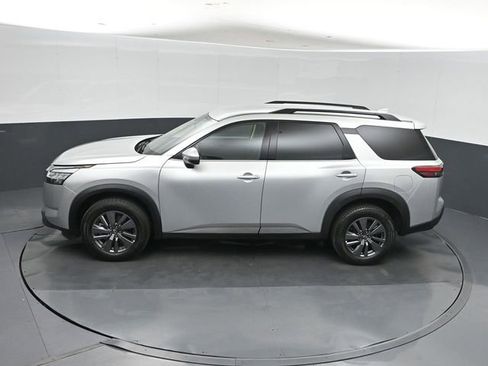 Used 2024 Nissan Pathfinder SV AWD/4WD image 37