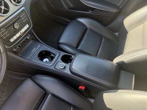 Used 2018 Mercedes-Benz GLA 250 image 13