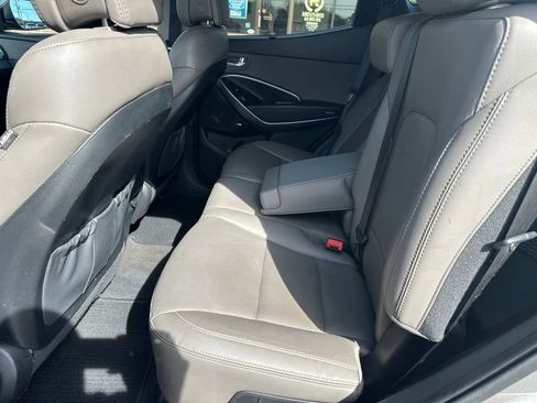 Used 2017 Hyundai Santa Fe Sport FWD image 16