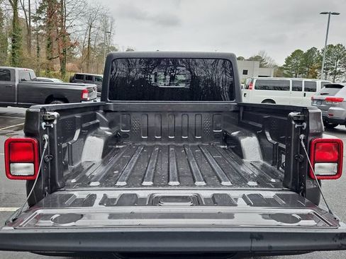 Used 2024 Jeep Gladiator Sport image 26