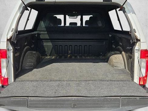 Used 2017 Ford F250 Lariat w/ Lariat Ultimate Package AWD/4WD image 5