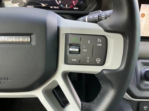 Used 2023 Land Rover Defender 110 SE AWD/4WD image 18