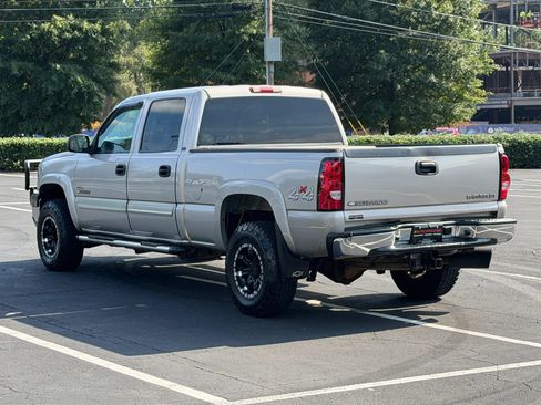 Used 2004 Chevrolet Silverado 2500 LT w/ Heavy-Duty Power Package AWD/4WD image 8