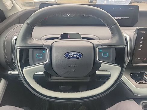 Certified 2025 Ford Expedition Max Platinum image 14