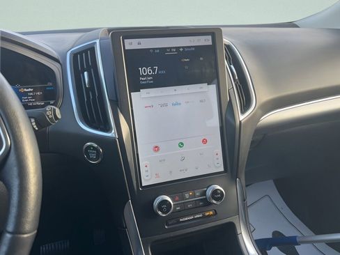 Used 2024 Ford Edge Titanium image 24