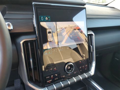 Used 2025 GMC Acadia Elevation w/ Black Edition image 30