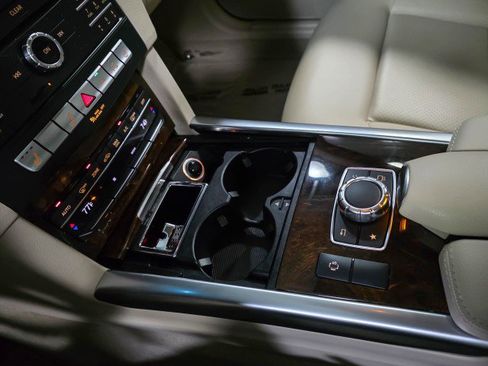 Used 2016 Mercedes-Benz E 350 4MATIC Wagon image 35
