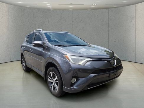 Used 2018 Toyota RAV4 XLE FWD image 13