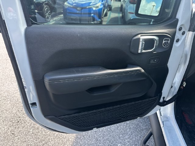 Used 2020 Jeep Wrangler Unlimited Sahara AWD/4WD image 10