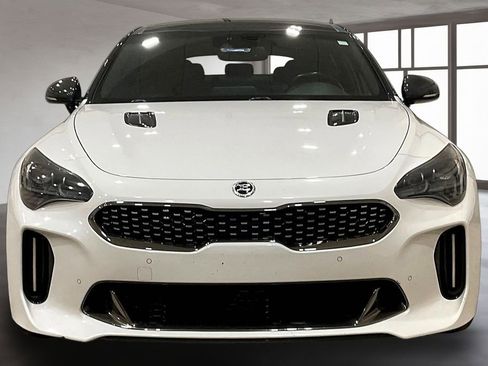 Used 2019 Kia Stinger GT1 RWD image 3