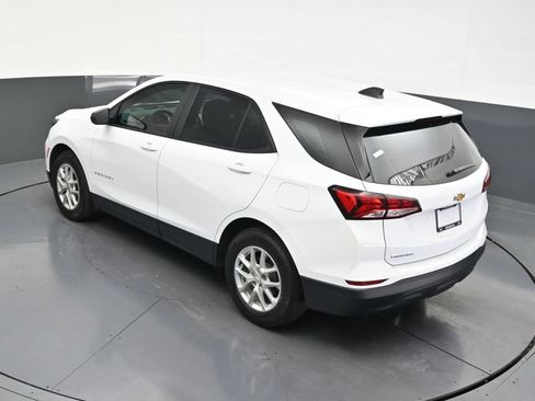 Used 2023 Chevrolet Equinox LS FWD image 18
