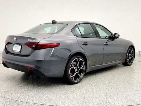 Used 2022 Alfa Romeo Giulia Ti image 5