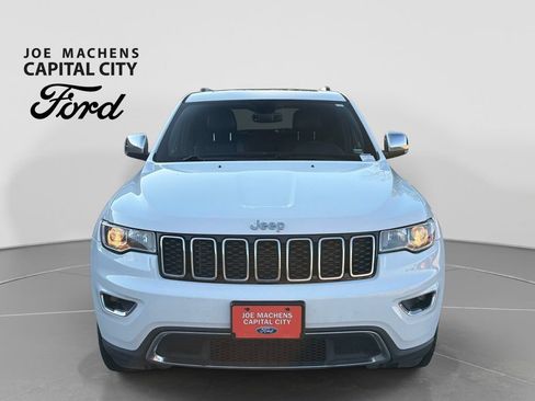 Used 2017 Jeep Grand Cherokee Limited AWD/4WD image 10