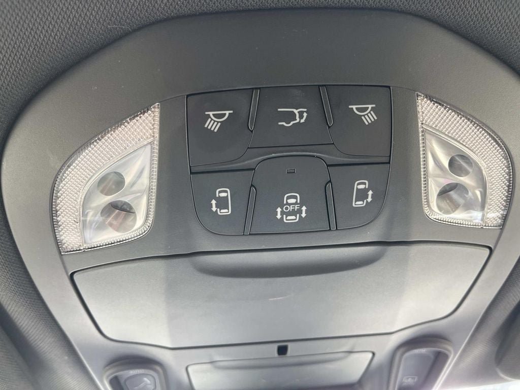 Used 2025 Chrysler Pacifica Limited FWD image 40