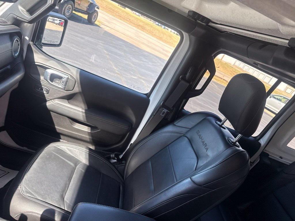 Used 2023 Jeep Wrangler Unlimited Sahara w/ Cold Weather Group AWD/4WD image 23