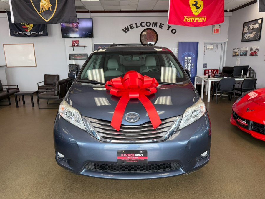 Used 2016 Toyota Sienna XLE w/ XLE Navigation Package AWD/4WD image 17