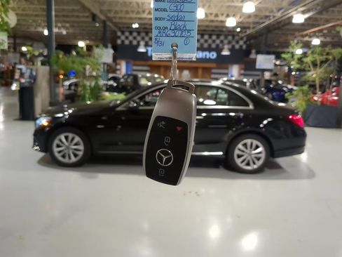 Used 2021 Mercedes-Benz C 300 4MATIC Sedan image 4