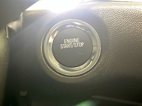 Used 2018 Buick Regal Preferred image 24