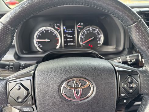Used 2024 Toyota 4Runner TRD Off-Road Premium image 15