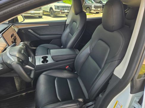 Used 2023 Tesla Model Y Performance AWD/4WD image 19
